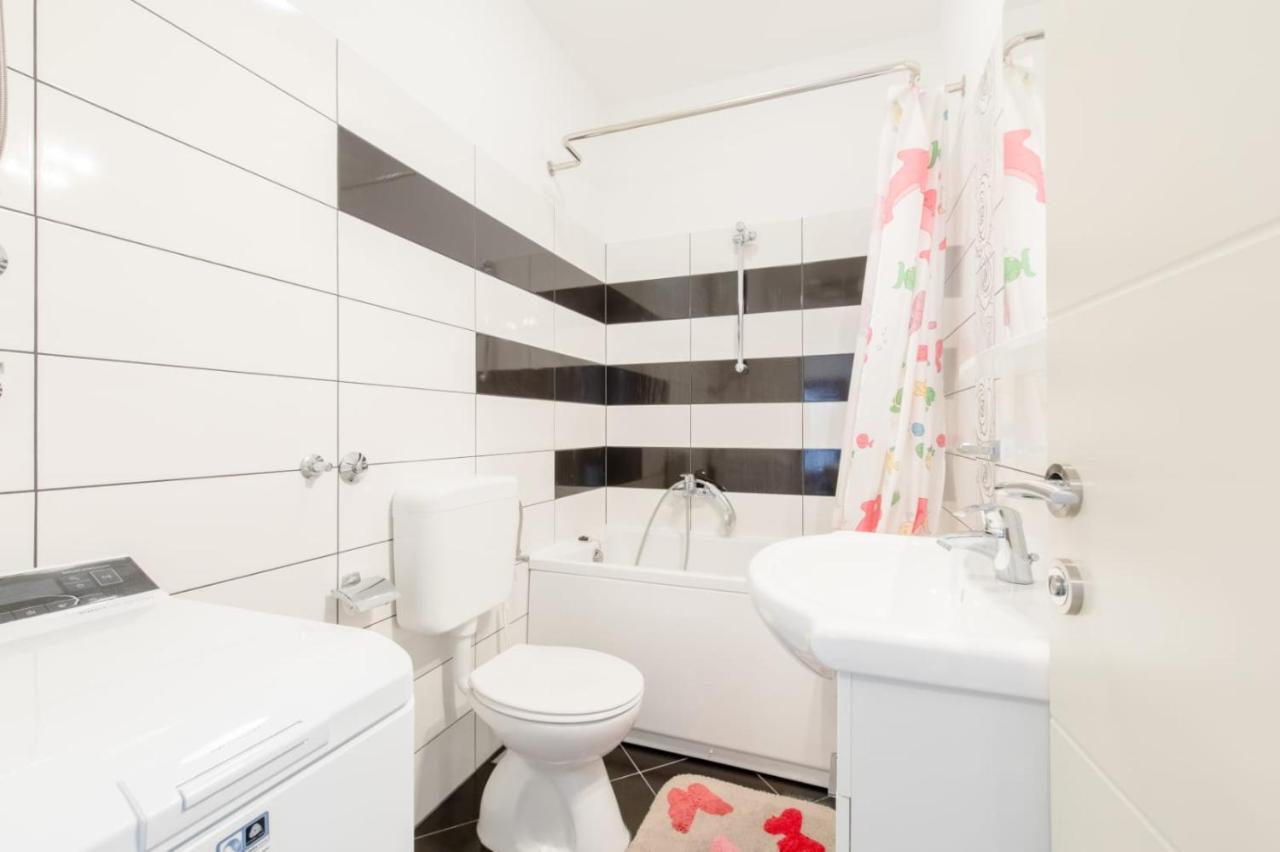 Apartmani Krilo Podstrana Bagian luar foto